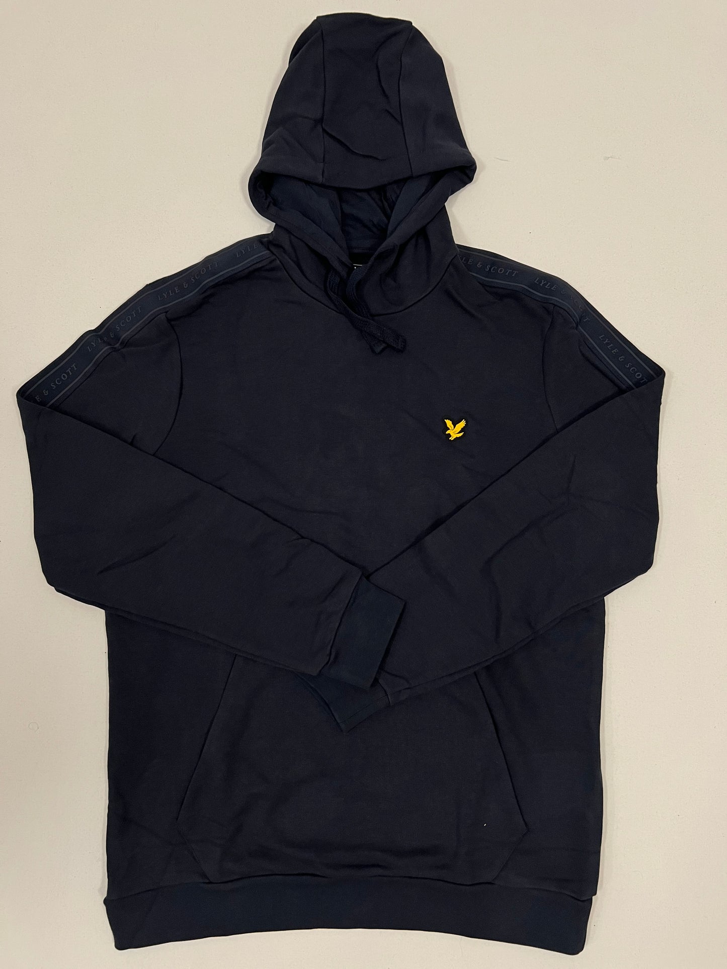 Lyle & Scott Sport Teget Duks sa Logom i Textom na Rukavima
