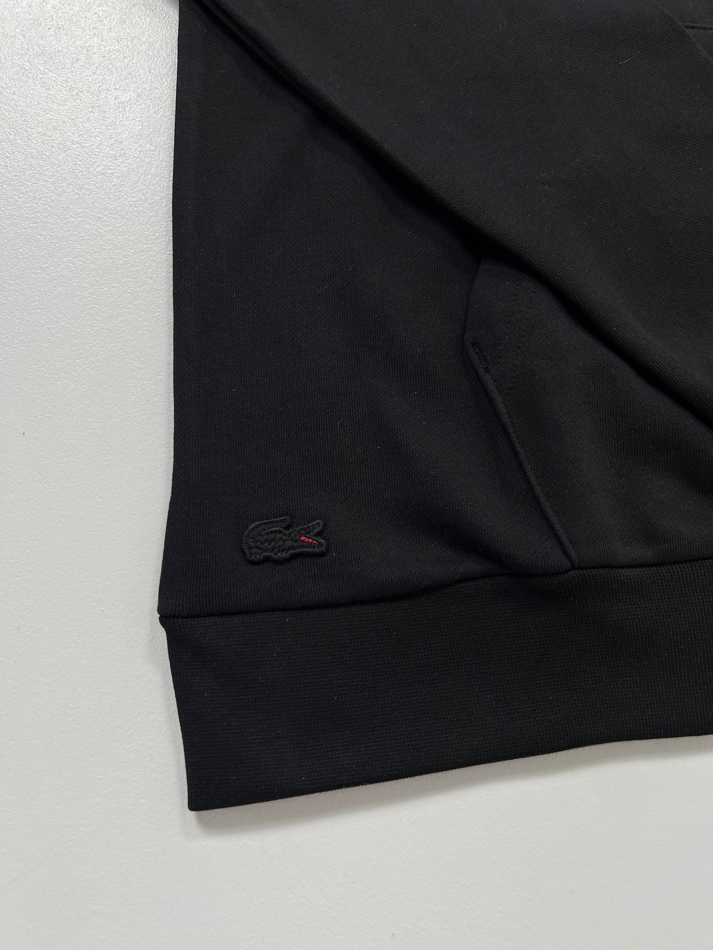 Lacoste Crni Duks sa Big Croc Ušivenim Logom