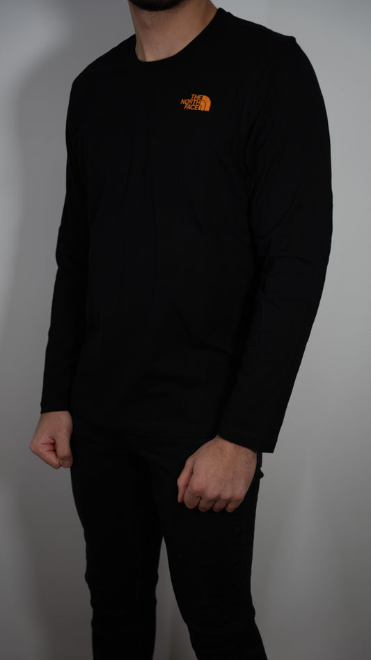 The North Face Crna Majica Dugih Rukava sa Mountain Logom na Leðima