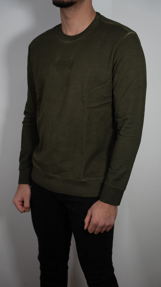 HUGO Maslinasti Duks sa Ispranim Logom