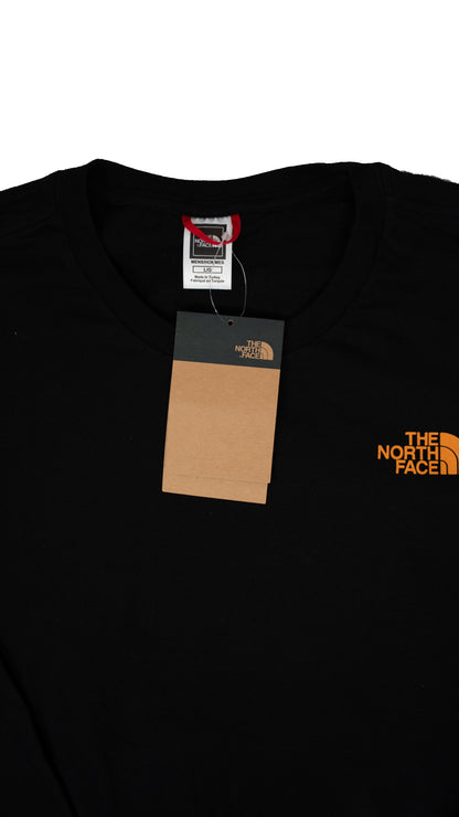 The North Face Crna Majica Dugih Rukava sa Mountain Logom na Leðima