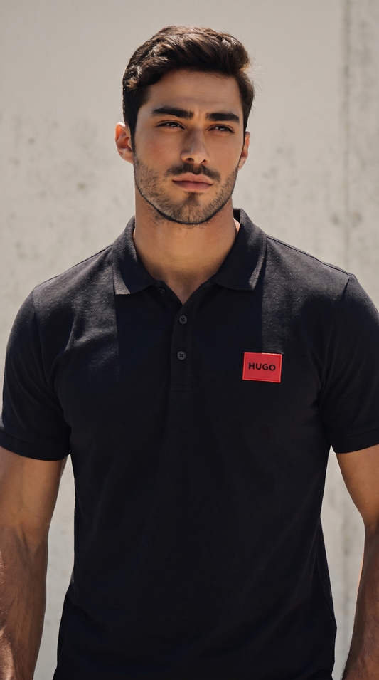 HUGO Crna Polo Majica sa Crvenim Patch Logom